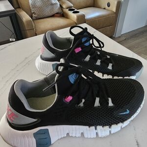 Nike Black and White Athletic Shoes